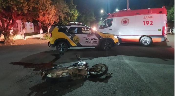 Laranjeiras - Condutor e garupa sofrem ferimentos graves após colidir motocicleta em automóvel 